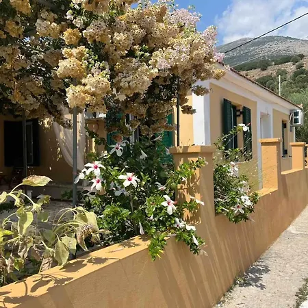 Gasthof Helen's Bougainvillea *